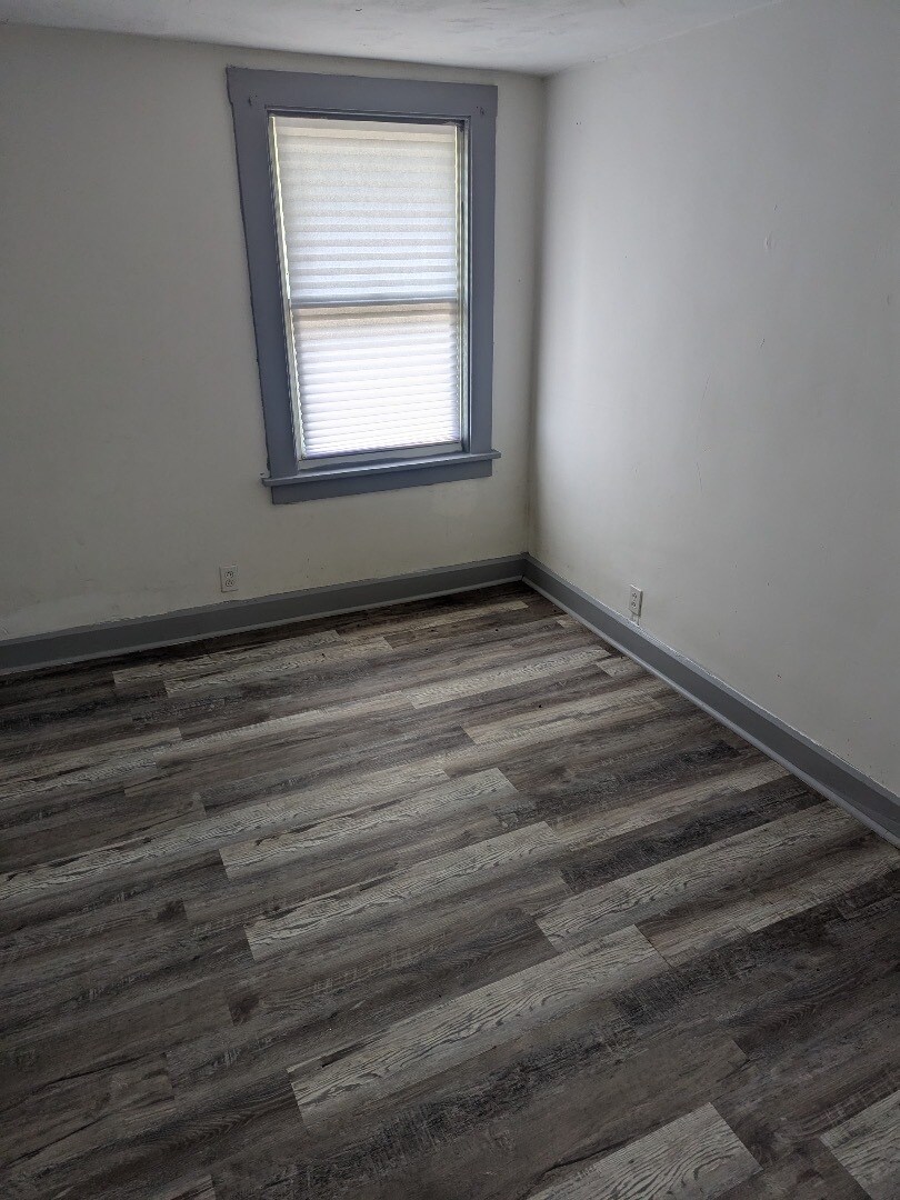 3063 W 48th St Cleveland, OH 44102 – photo 3