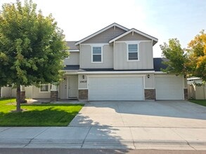 Building Photo - 15437 N Bonelli Ave