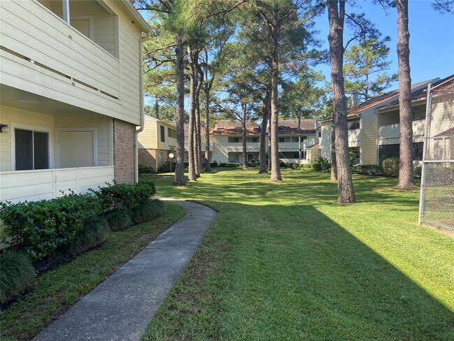 Foto del edificio - 14515 Wunderlich Dr