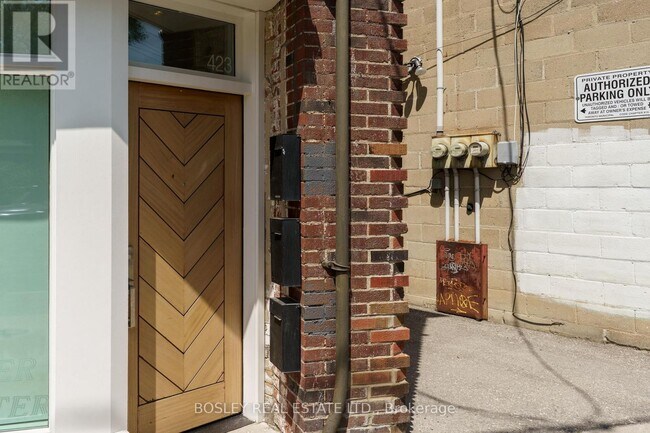 Photo du bâtiment - 423-423 Vaughan Rd