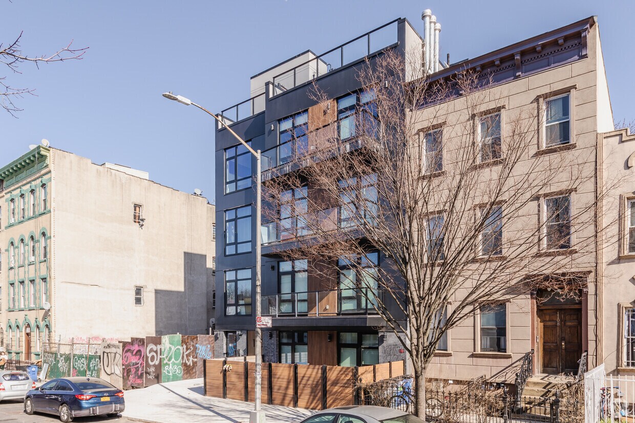 Foto del edificio - 1110 Madison St