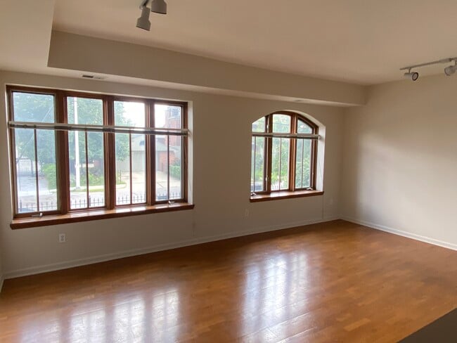 Interior Photo - 71 Garfield St
