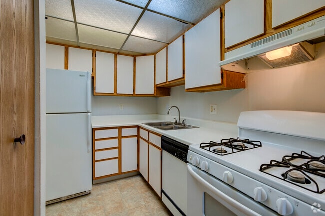 Interior Photo - Lake Pointe