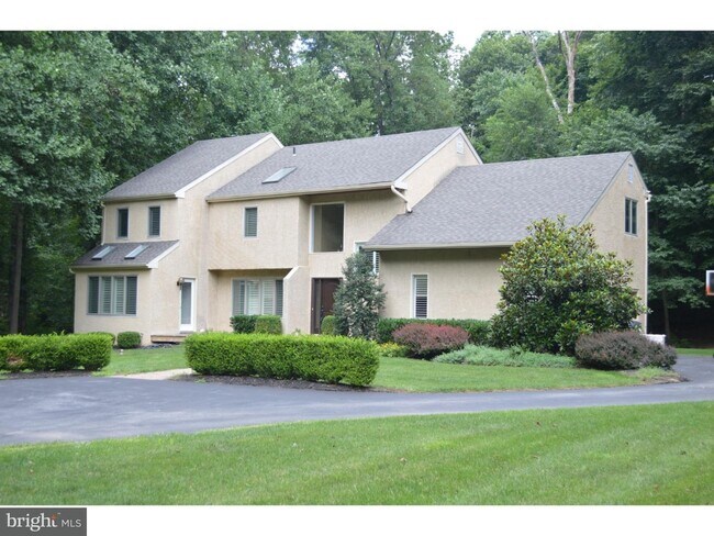 Foto del edificio - 1511 Tanglewood Dr