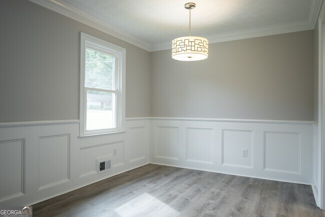 Foto del edificio - 1030 Carriage Hill Rd