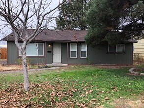 Building Photo - 722 S Grand Dr