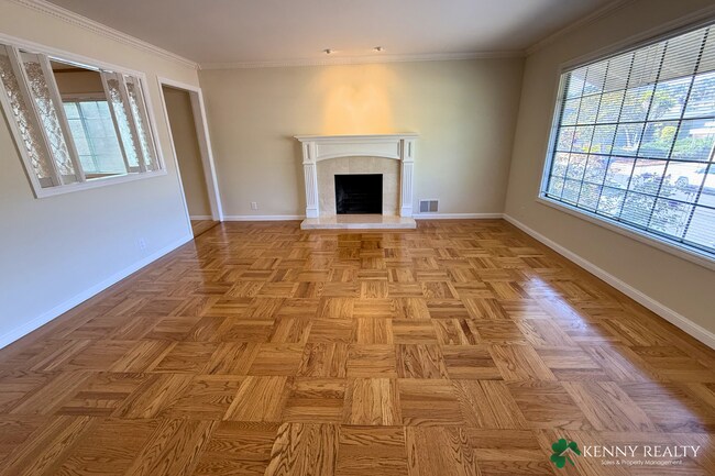 Foto del edificio - Beautifully Remodeled 4-Bedroom Home with Bonus Family Room & Large Private Yard in South San Fra...