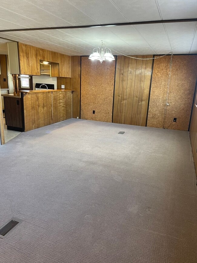 Building Photo - 2 bed/2 Bath