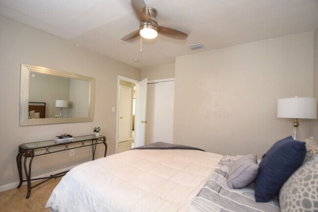 Foto del edificio - 609 S Crescent Dr