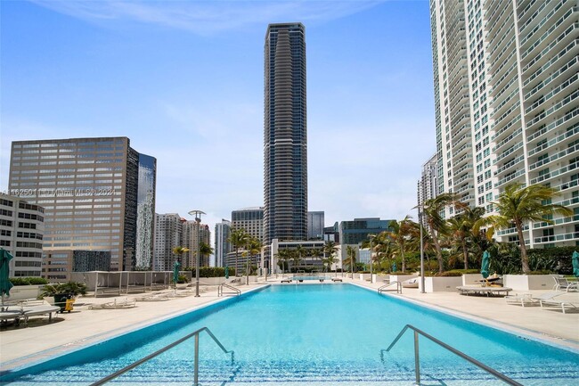 Foto del edificio - 950 Brickell Bay Dr