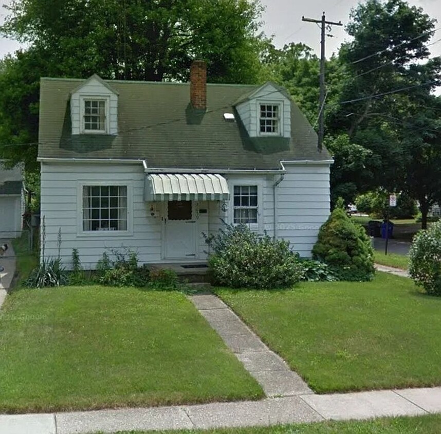 Primary Photo - Nice and cozy single story house