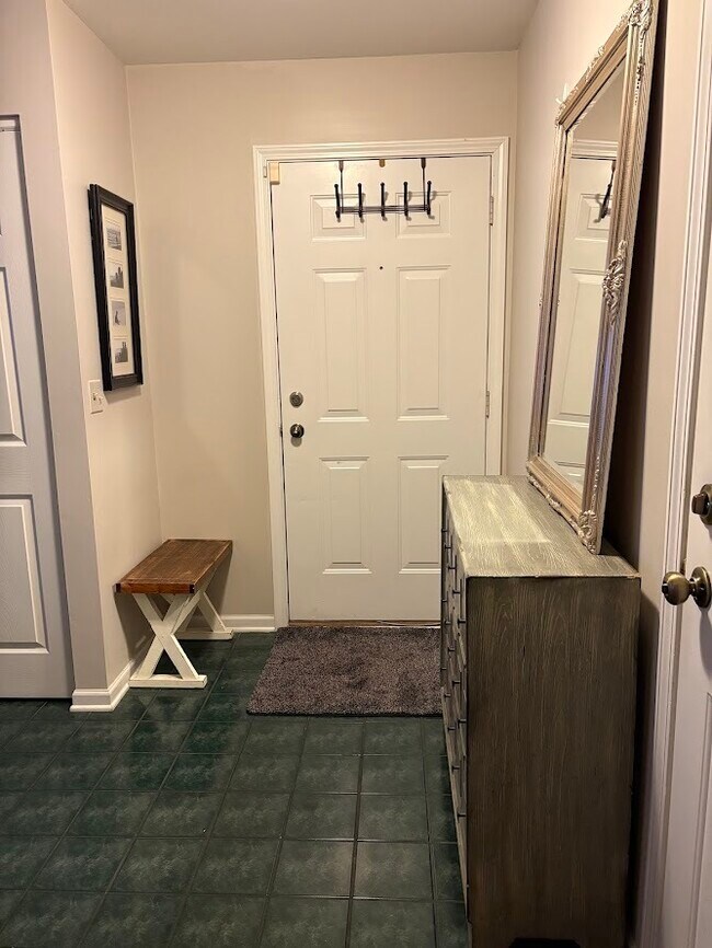 Foto del edificio - 1267 Derby Ln