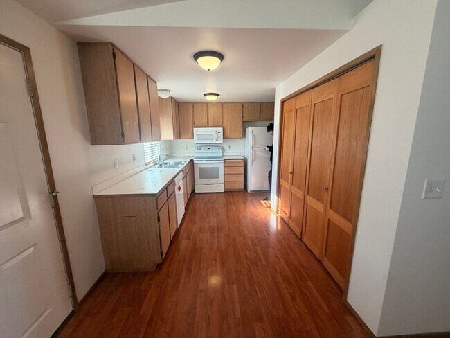 Foto del edificio - 8429 44th Dr NE