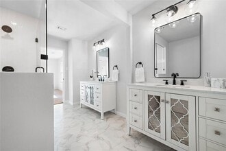 Building Photo - 22823 Tara Way Dr