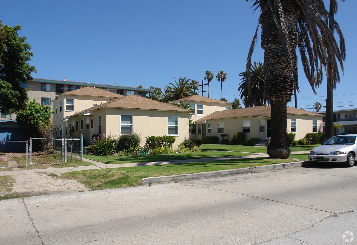 Foto del edificio - 872-878 Reed Ave