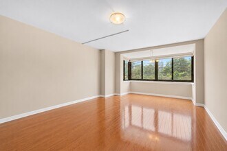 Building Photo - 700 Grove St