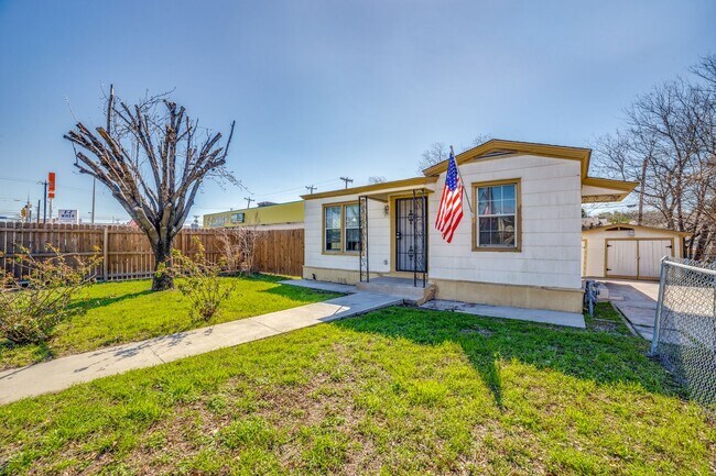 Foto del edificio - 2-BEDROOM IN HIGHLAND PARK