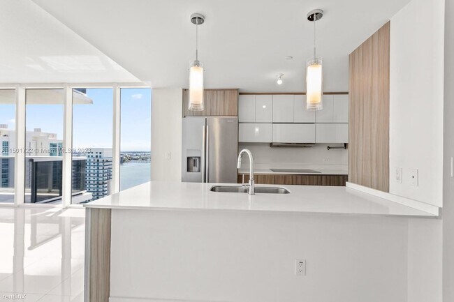 Foto del edificio - 3 br, 2.5 bath Condo - 600 NE 27th St Apt ...