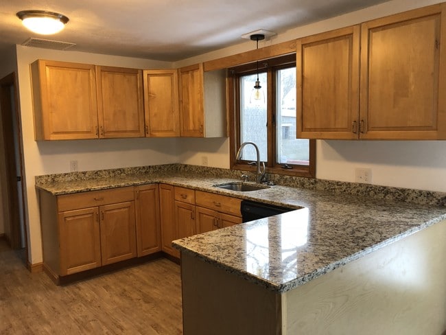 13 Cottage St Unit 13a Woburn Ma 01801 Apartment For Rent In