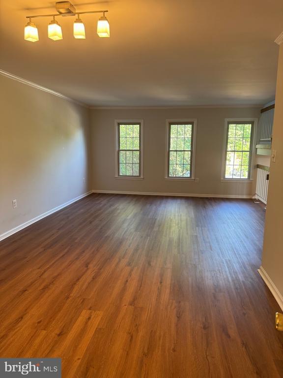 Building Photo - 2872 Sutton Oaks Ln