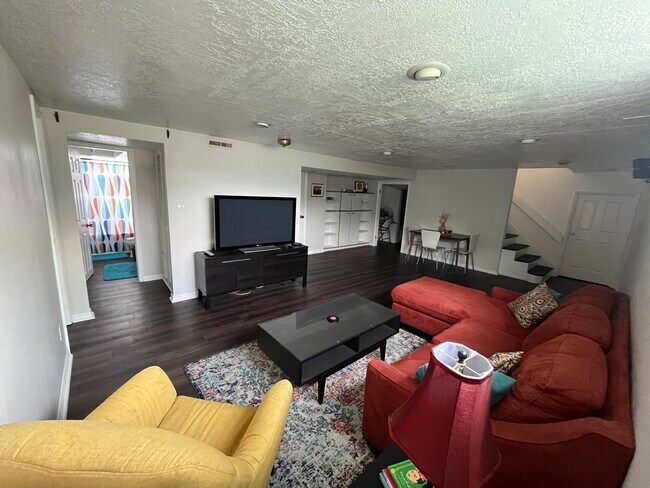 Building Photo - 4493 S Larch Way