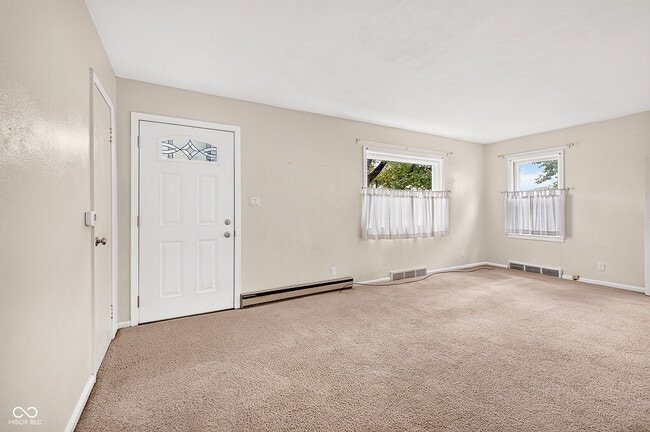 Building Photo - 3916 W 96th St