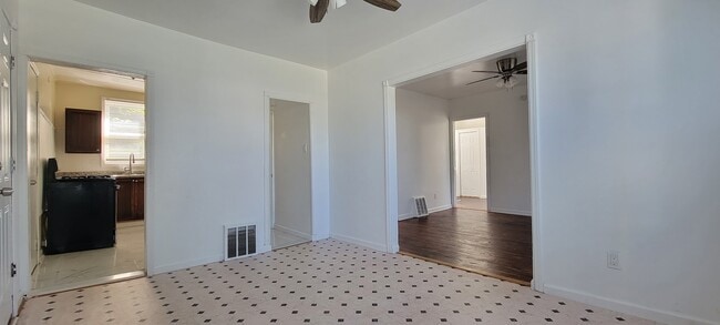 Building Photo - 8542 Ironwood St