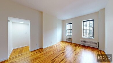 Building Photo - 306 E 91st St
