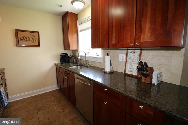 Foto del edificio - 6100 Swansea St