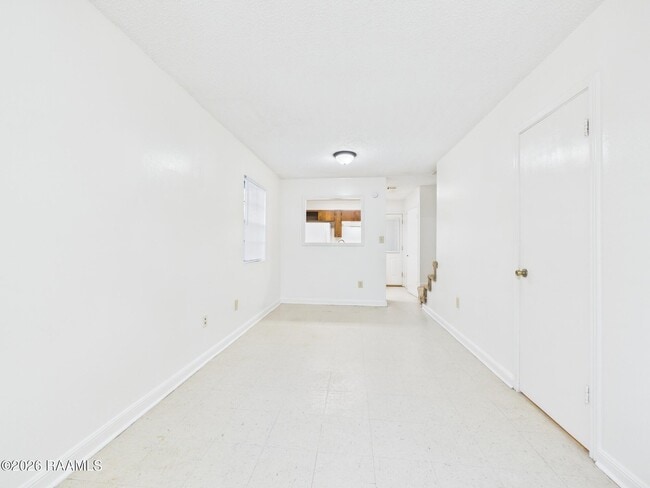 Foto del edificio - 103 Country Ln