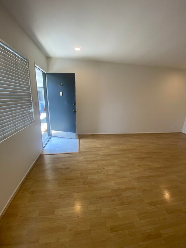 Building Photo - 1245 N Orange Dr