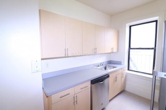 Building Photo - 1 bedroom in CORONA NY 11368