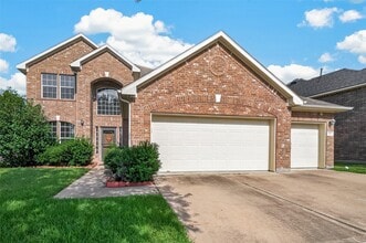 Building Photo - 121 Fairport Ct