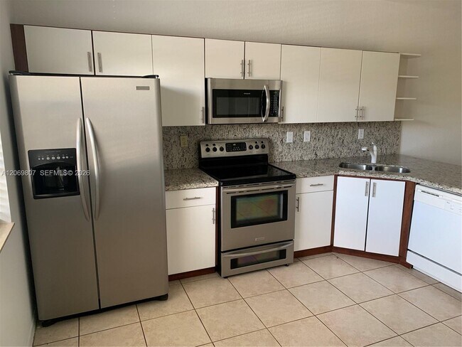Foto del edificio - 5620 NW 114th Path