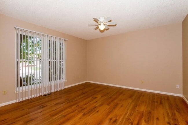 Foto del edificio - 9286 Clermont Dr