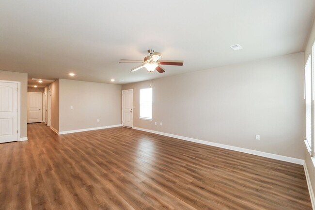 Foto del edificio - 3 BR/2BA | Newly Renovated Single Family Home | 1-Car Garage | Front yard!