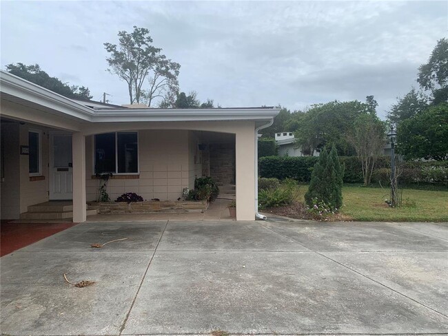 Building Photo - 336 Blue Heron Dr
