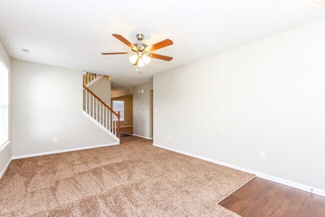 Foto del edificio - 3633 Laurel Cherry Ln