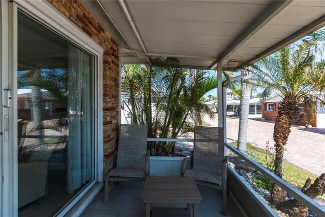 Foto del edificio - 6020 Midnight Pass Rd