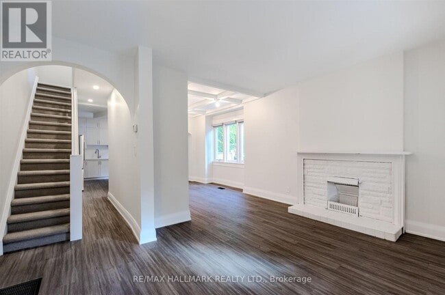 Building Photo - 165 Wineva Ave