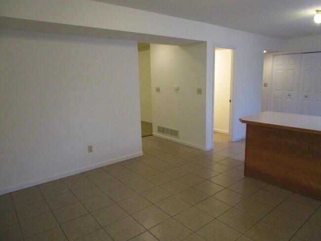 Foto del edificio - 4302-4304 Cheryl Ct.