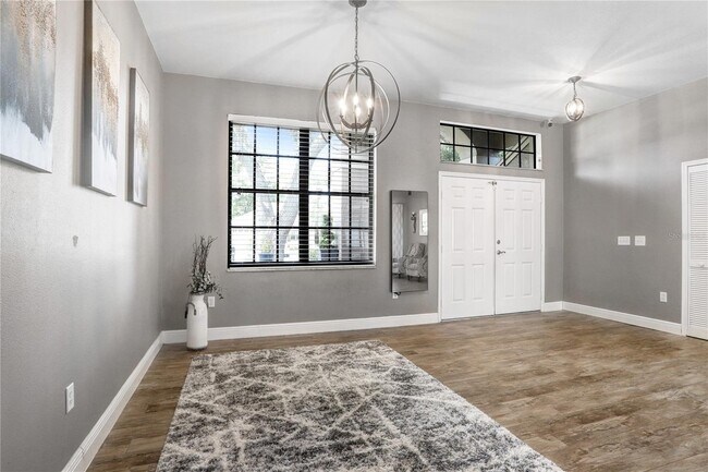 Foto del edificio - 6540 Steeplechase Dr