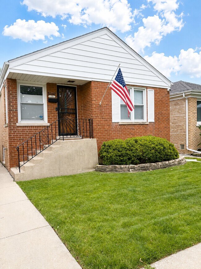 Foto del edificio - 5347 N Mont Clare Ave