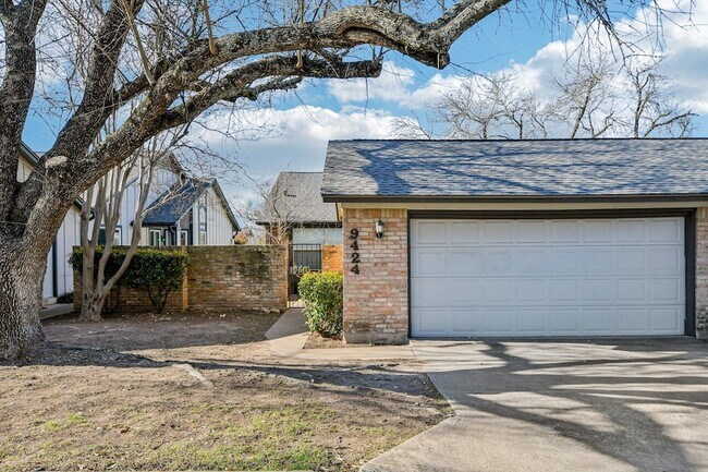 Foto del edificio - 9424 Singing Quail Dr