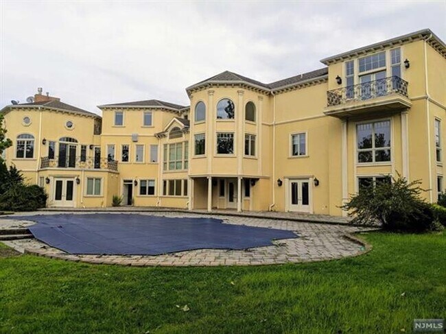 Building Photo - 199 Vaccaro Dr