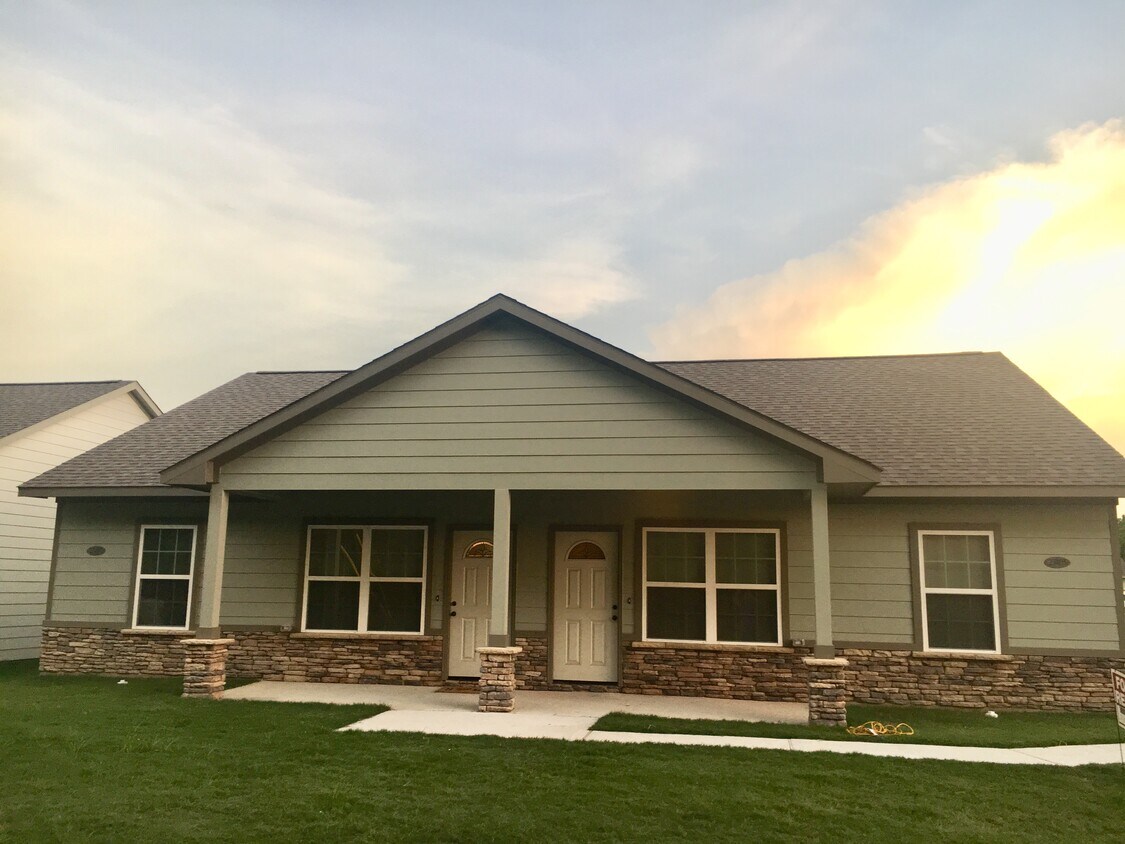 23431 Mc Spadon Rd, Porter, TX 77365 Townhome Rentals in Porter TX