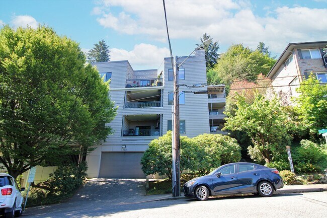 Building Photo - 1320 SW Hall St