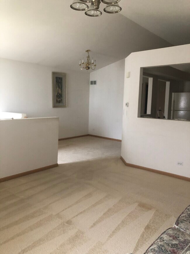 Second floor living space - 762 Four Seasons Blvd