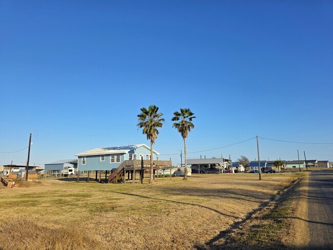 Building Photo - 405 Blue Water Blvd
