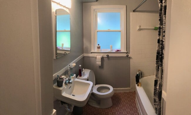 Building Photo - 1108 Brooks St